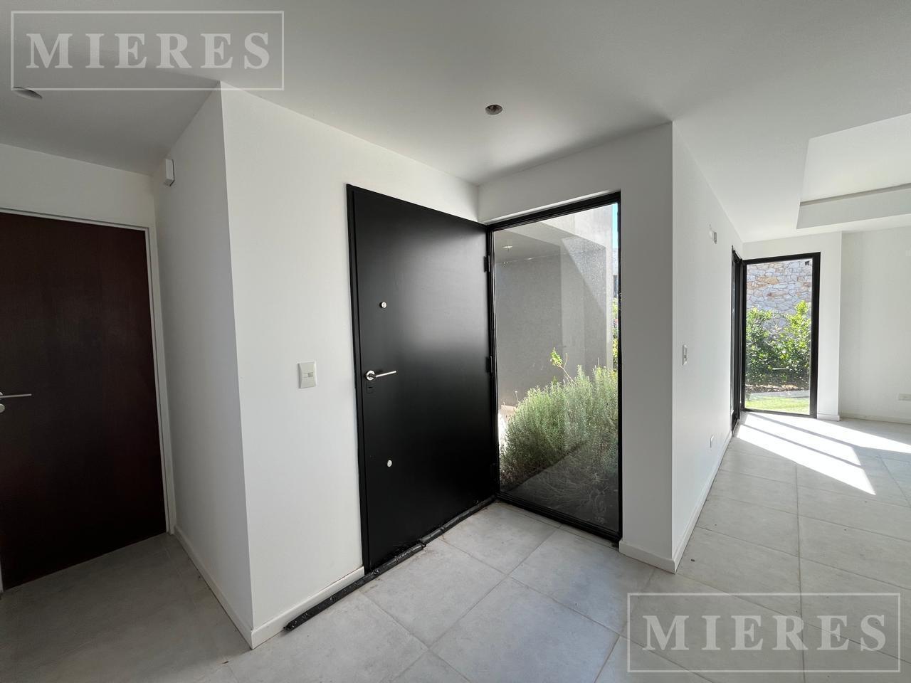 Foto de Casa en venta sobre lote interno Barrio Golf El Cantón, Escobar, imagen 4