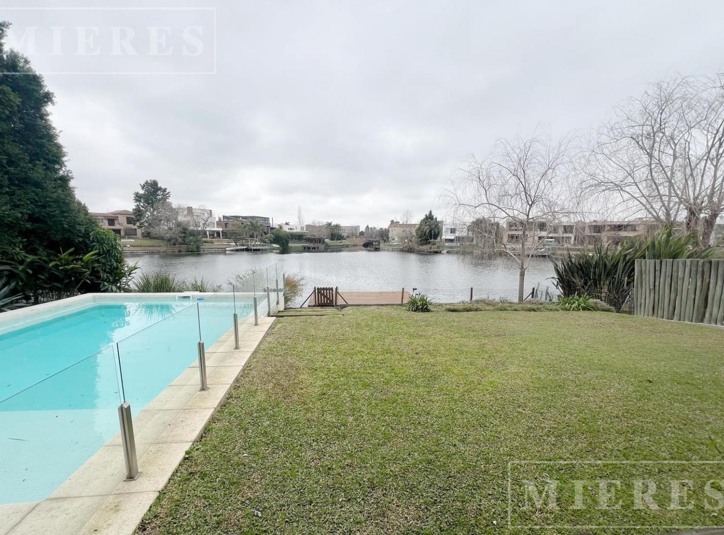 Foto de Casa en alquiler en el barrio Los Castores sobre lote al agua, Nordelta, imagen 2