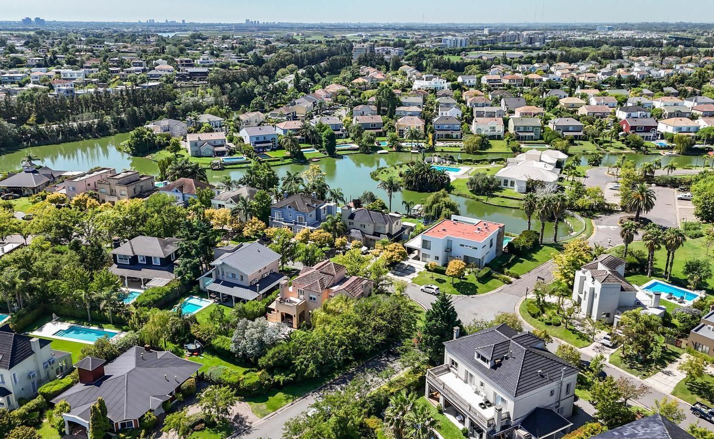 Foto de Lote al agua en venta en el barrio Gaviotas, Nordelta, imagen 2