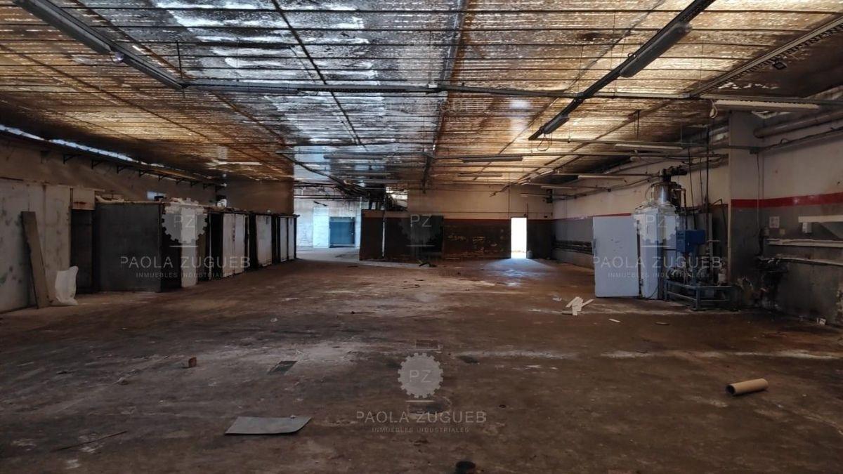 Foto de Bodega-Galpon con 1725 m² en alquiler en Dock Sud, imagen 2