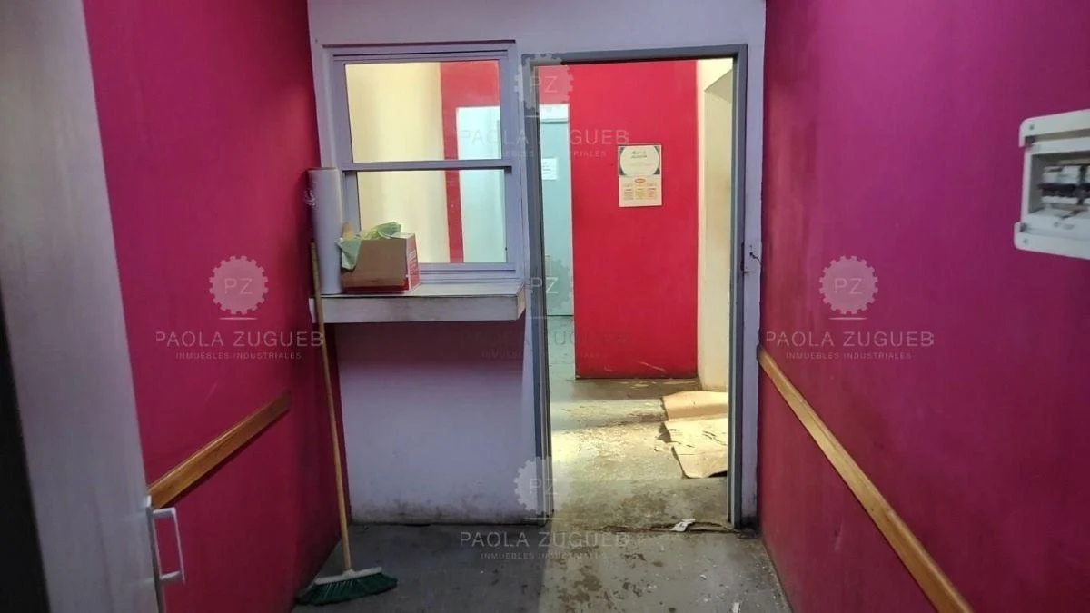 Foto de Bodega-Galpon con 1725 m² en alquiler en Dock Sud, imagen 3