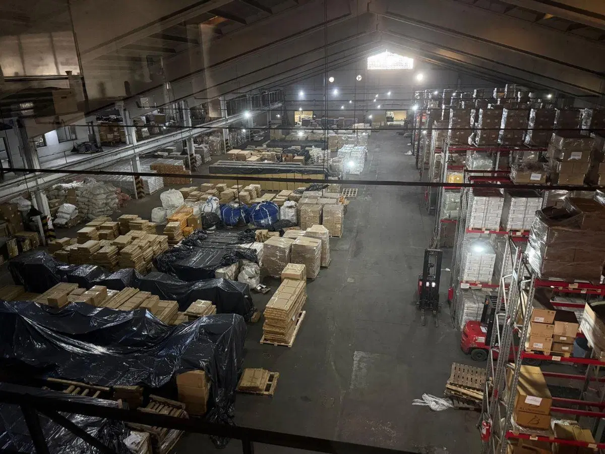 Bodega-Galpon de 4453 m² en Alquiler en Gerli 5
