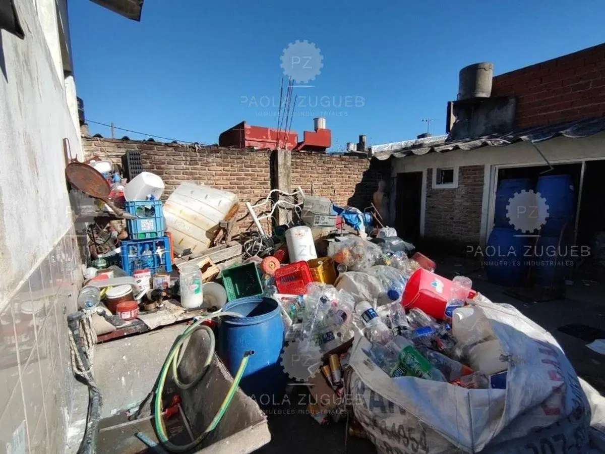 Galpon de 225 m² en alquiler en Villa Dominico 8