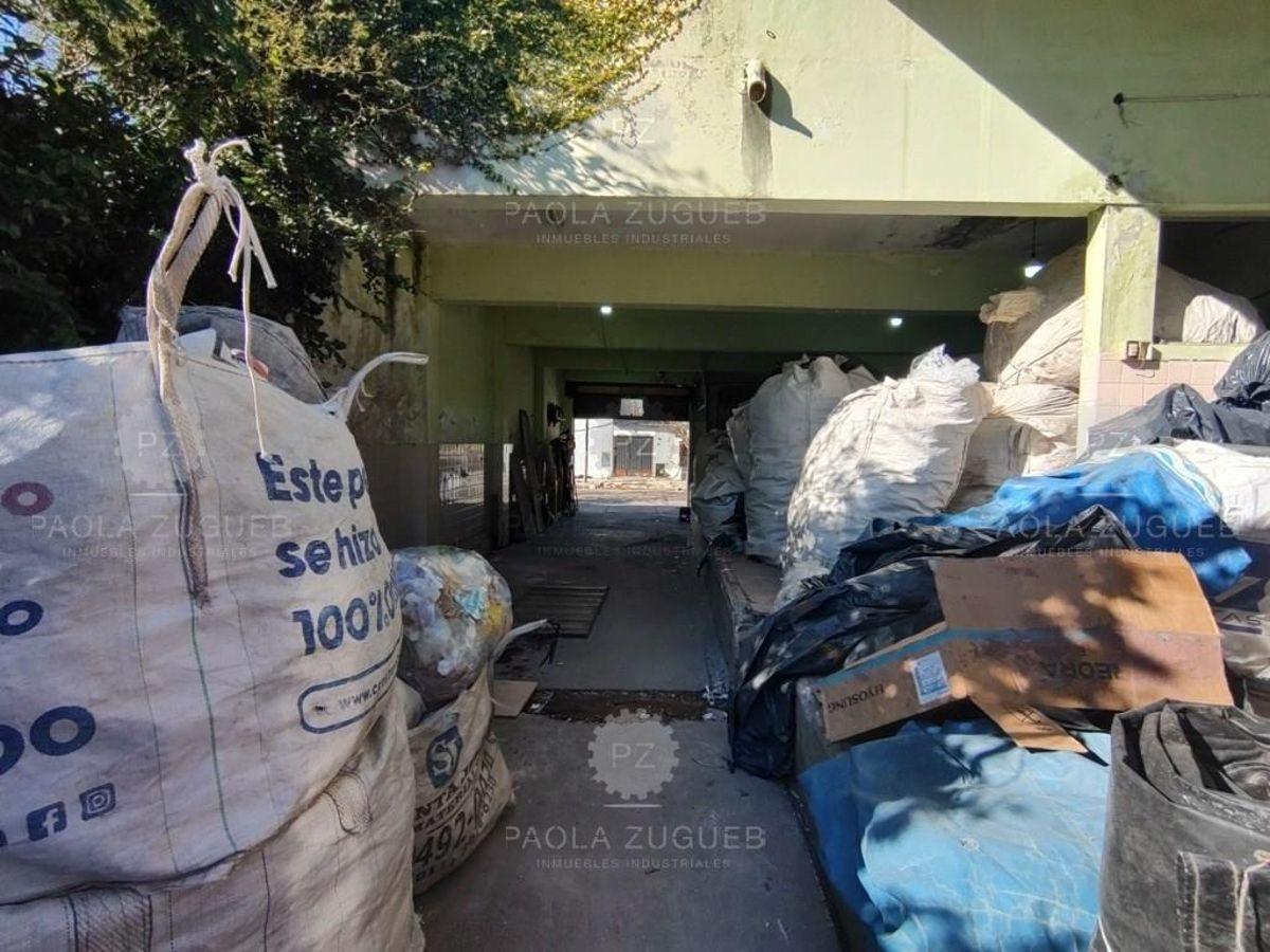 Foto de Galpon de 225 m² en alquiler en Villa Dominico, imagen 3