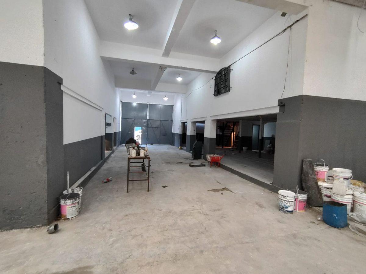 Foto de Galpon de 2100 m² en venta en Sarandi, imagen 3