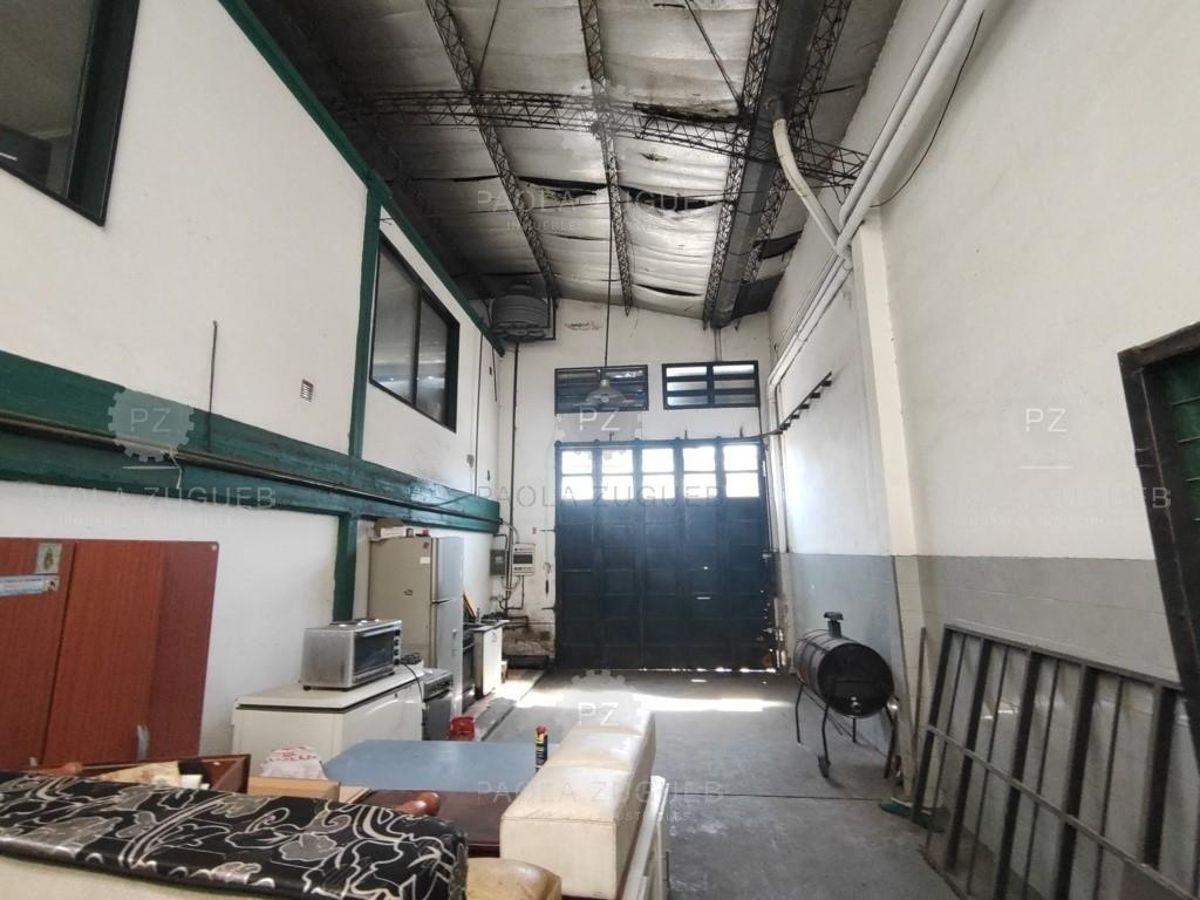 Foto de Galpon de 397 m² en alquiler en Lanus Oeste, imagen 2