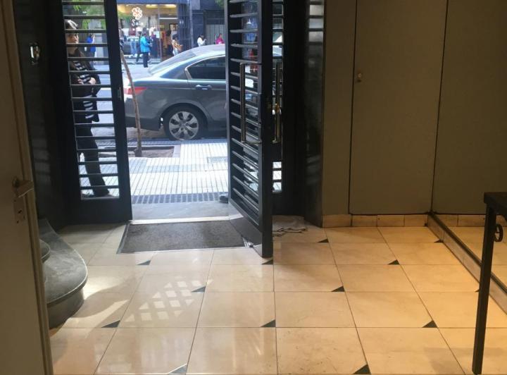 Foto de Oportunidad. Excelente Oficina de 2 ambientes en Venta. Muy luminosa., imagen 5