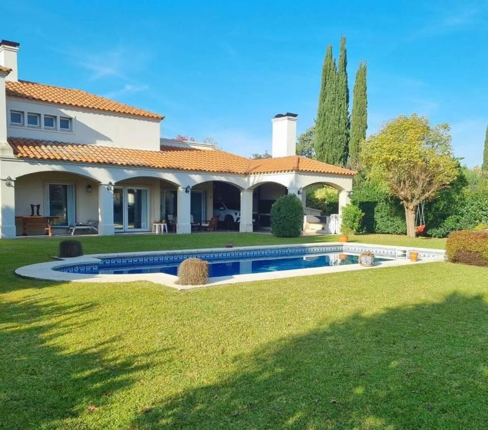 Barrio La Concepción - Casa en Venta - 3 Dormitorios - 4 Baños - 3 Cocheras