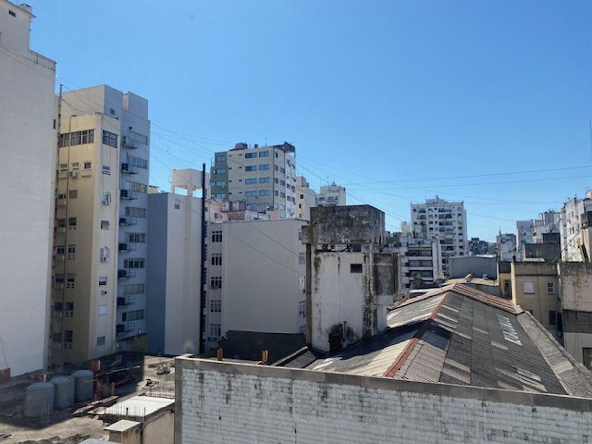 Foto de San Nicolás - Monoambiente Luminoso con Balcón, imagen 1