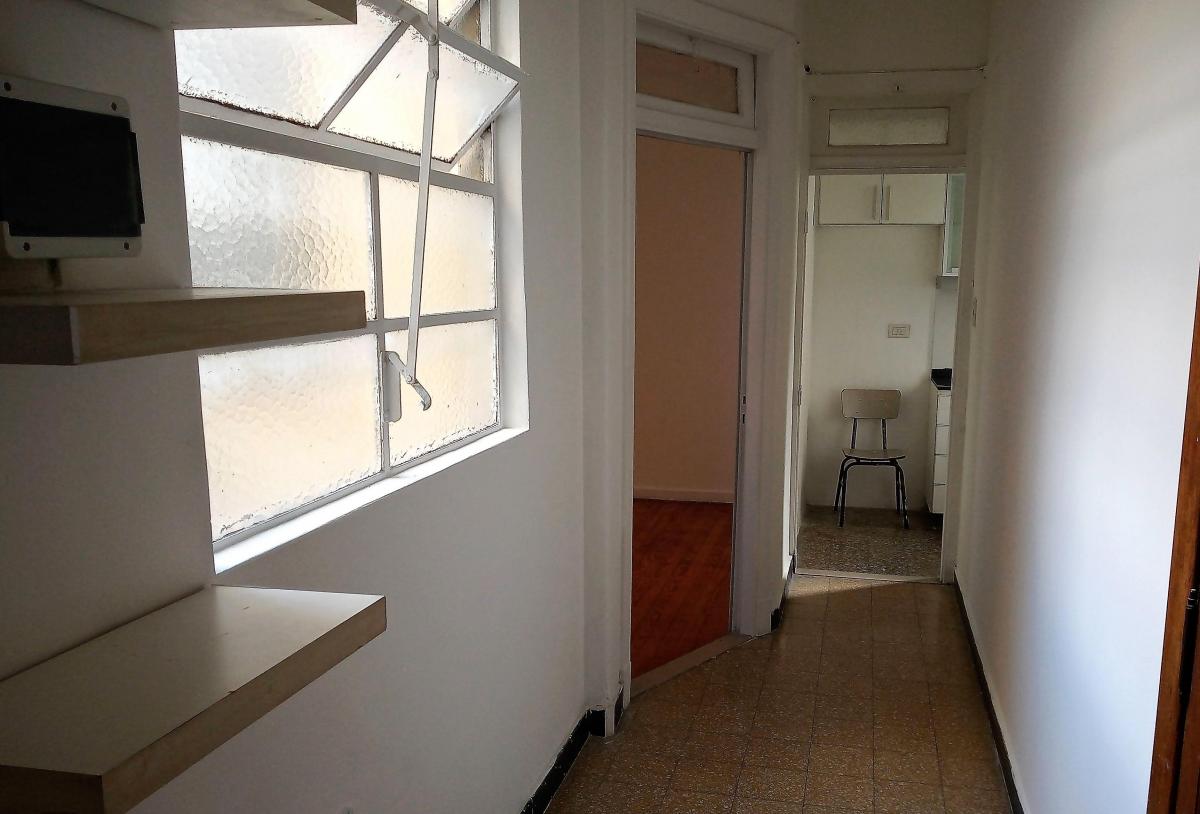 Foto de Venta Departamento de 2 ambientes. Muy luminoso. Con renta, imagen 2