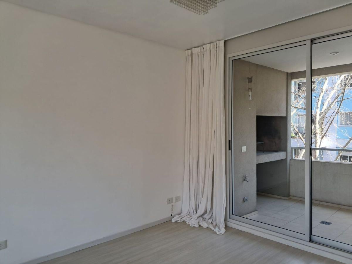Foto de Departamento en alquiler de dos ambientes con cochera y parrilla en, imagen 2