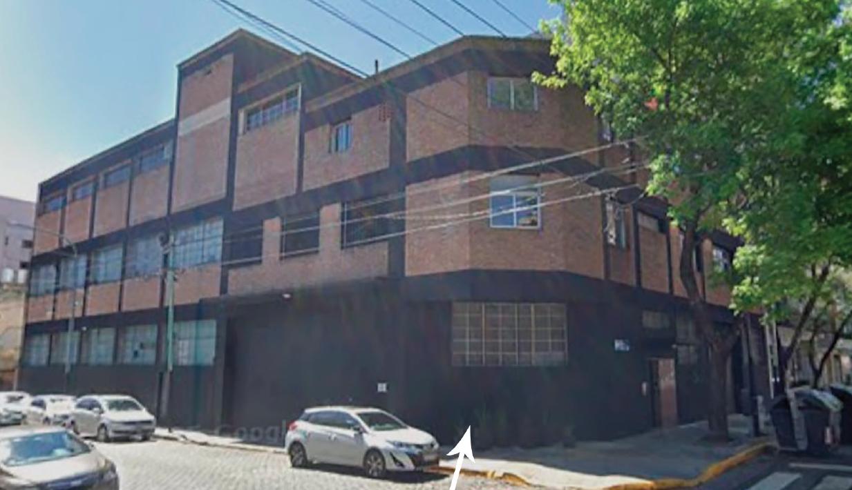 DEPÓSITO EN VENTA | FLORES - Excelente ubicación y estado impecable.