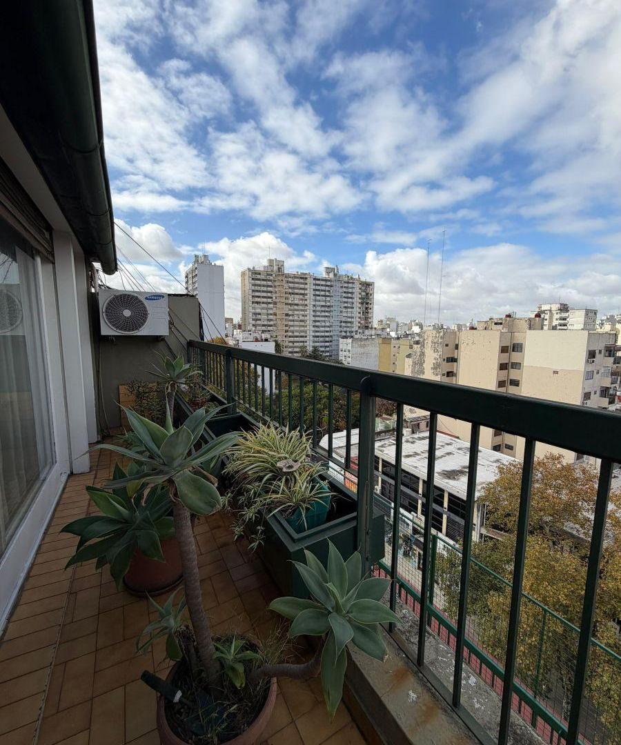 Excelente Dúplex de 4 Ambientes con Suite y Amplios Espacios