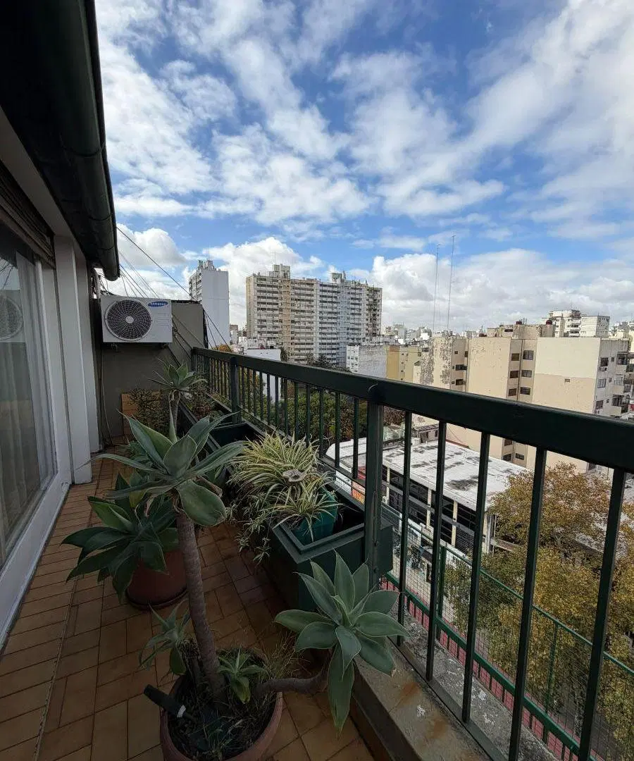 Excelente Dúplex de 4 Ambientes con Suite y Amplios Espacios 5