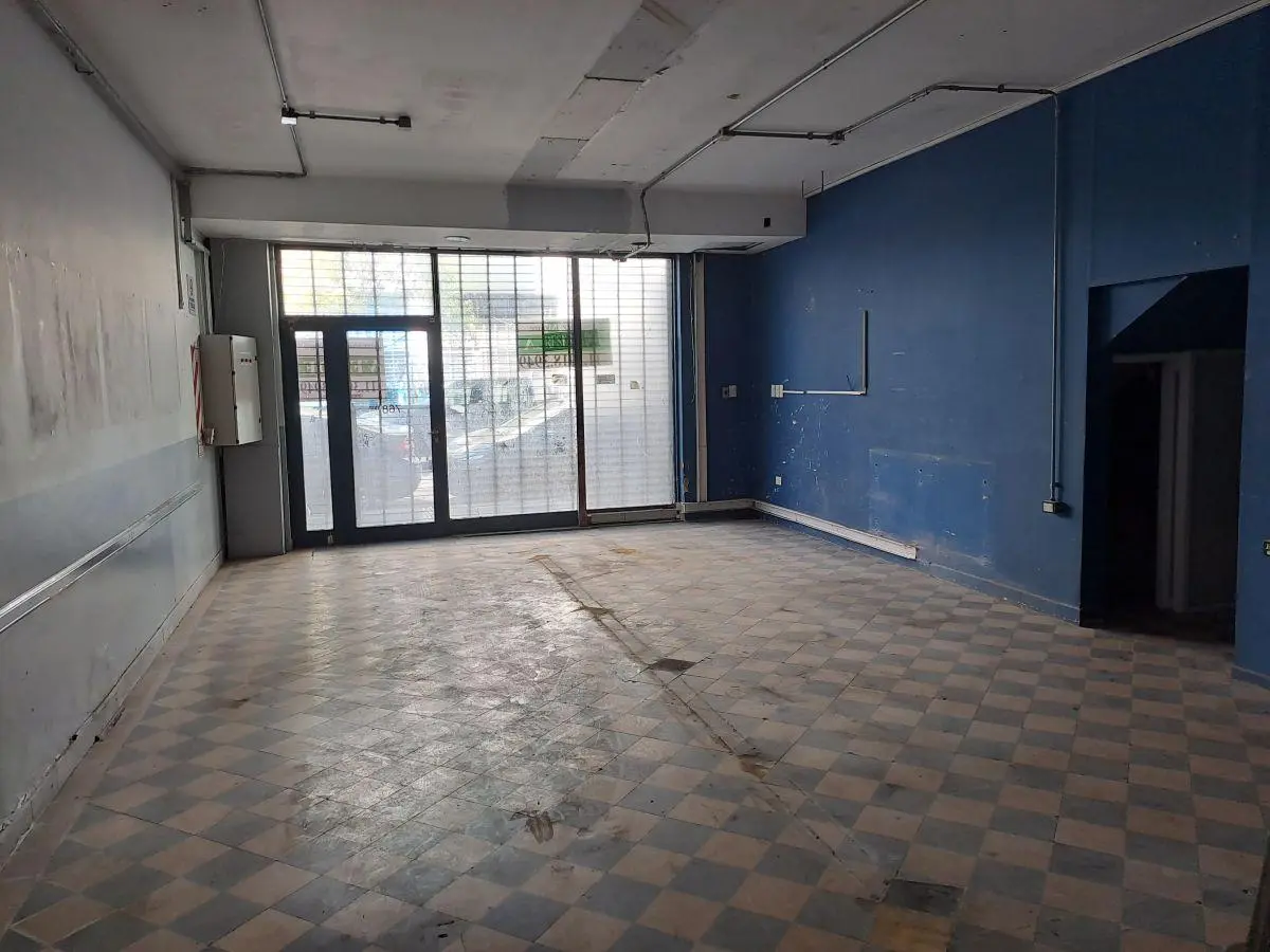 LOCAL COMERCIAL CON SOTANO A MTS CORDOBA 3