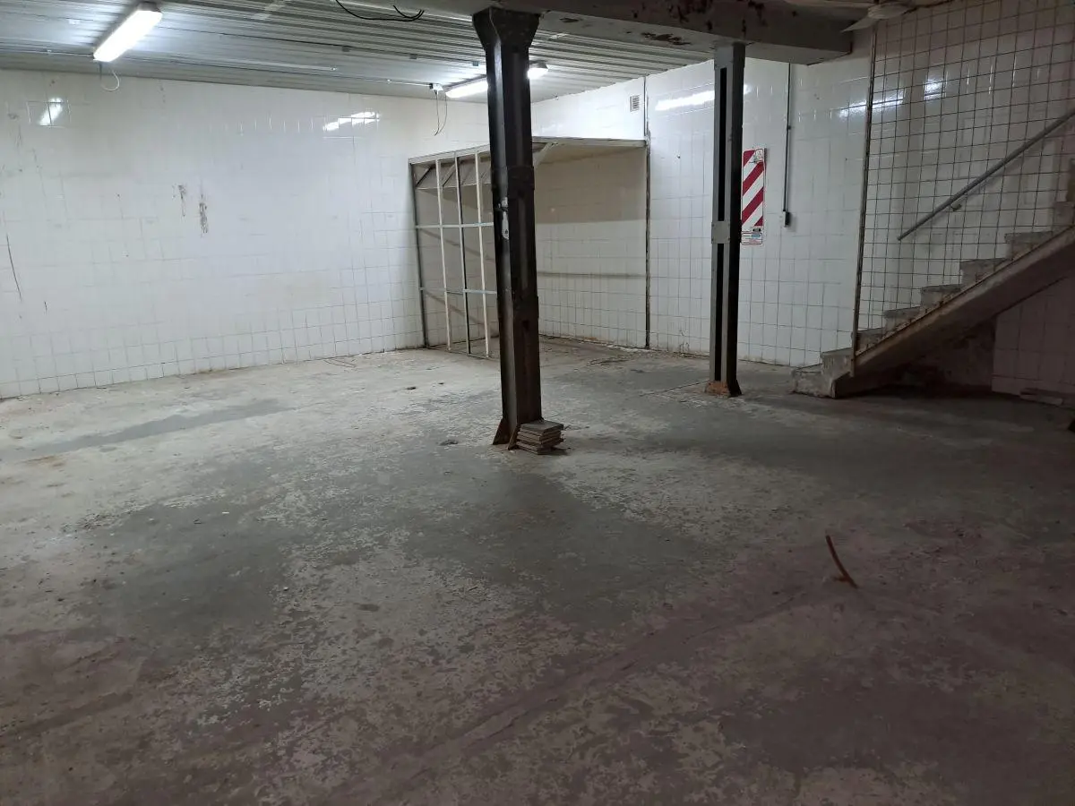 LOCAL COMERCIAL CON SOTANO A MTS CORDOBA 5