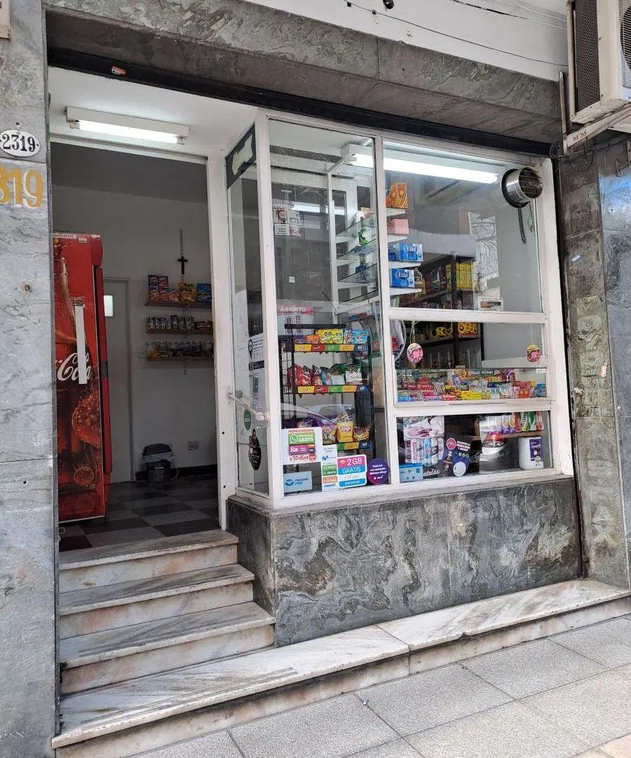 LOCAL COMERCIAL EXCELENTE UBICACION 5