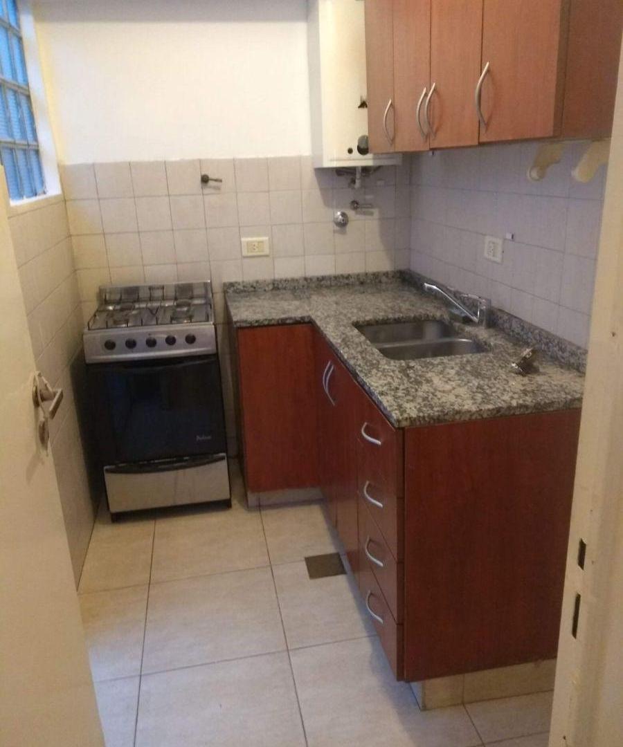 Foto de !! SE RESERVO !! 2 AMBIENTES CON PATIO CERCANIA SUBTE B Y FF.CC. MITRE, imagen 2