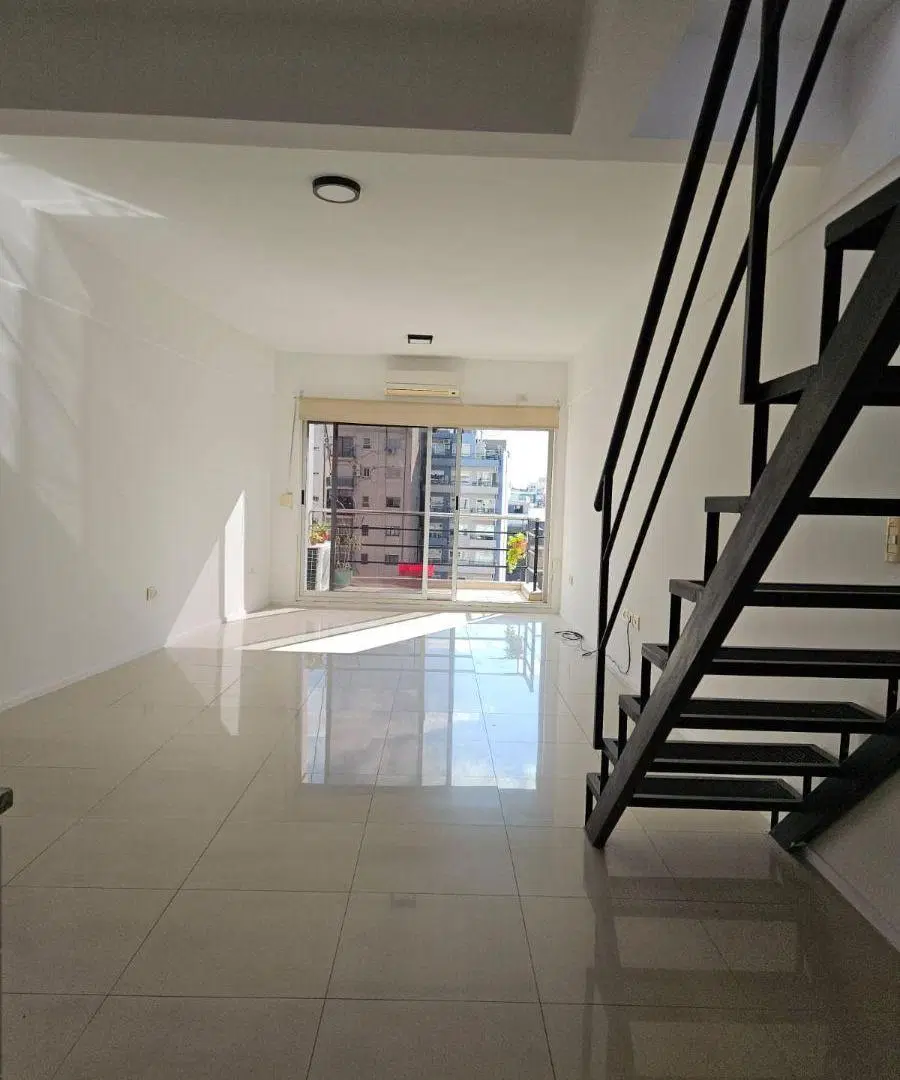 ALQUILER - HERMOSO AMBIENTE CON BALCON Y TERRAZA PROPIA - 75M2 TOTALES 3