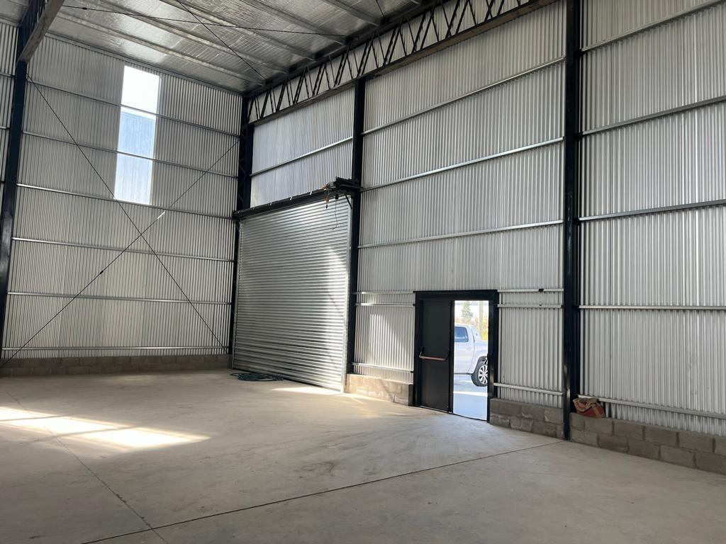 Venta Galpón 560 m² a Estrenar en Moreno 4