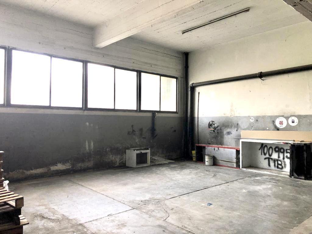 Venta Galpón 2500 m² en Florida, Vte López 4