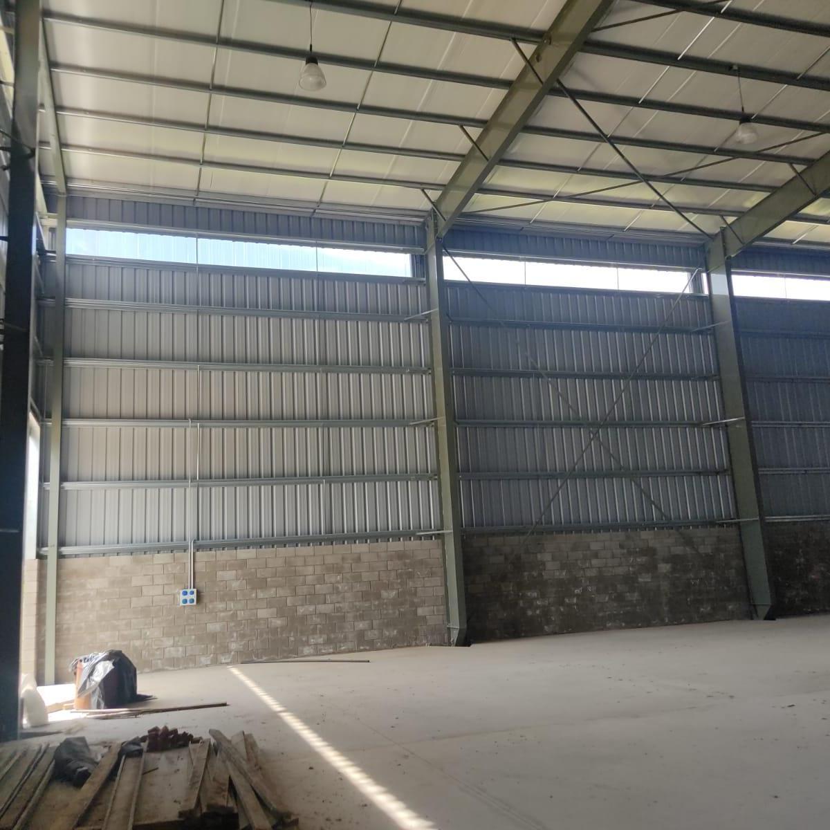 Alquiler Galpón a Estrenar 920 m² en Moreno 3