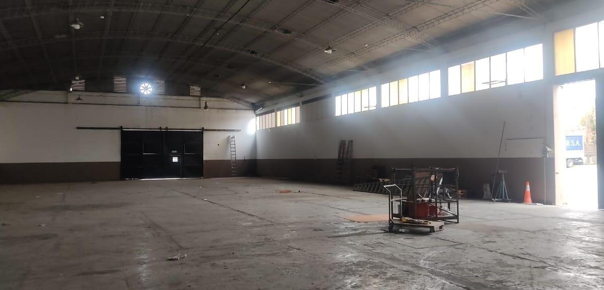 Alquiler Galpón 880 m² - José León Suarez 3