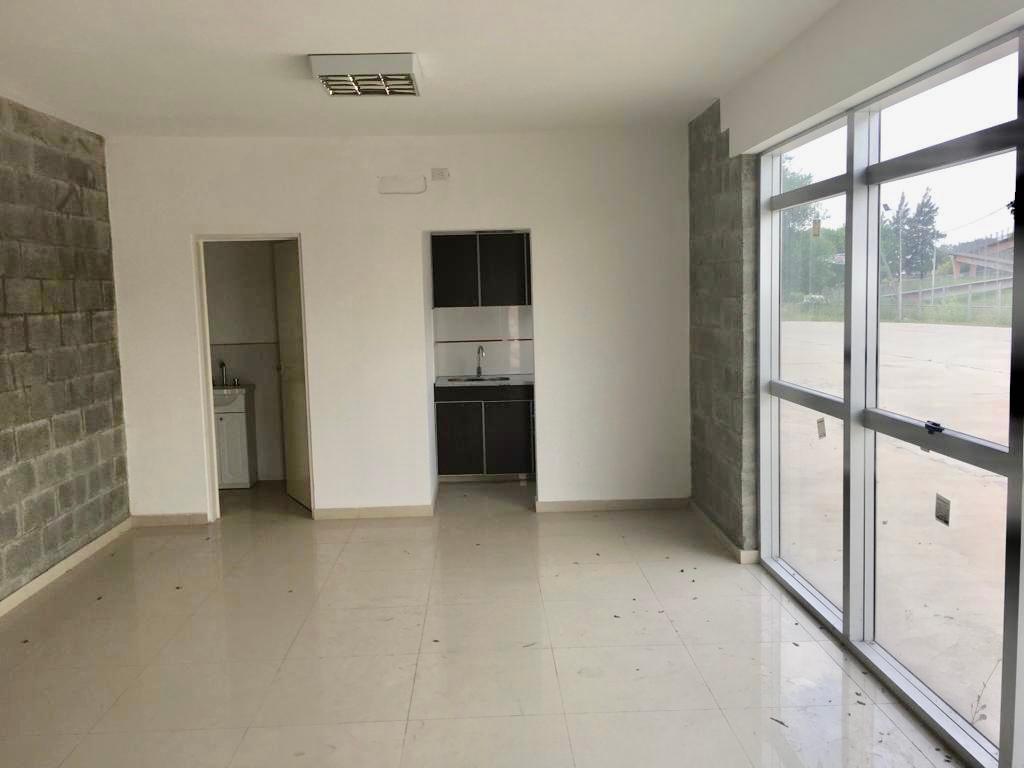 Alquiler Galpón 1125 m² - Moreno 5