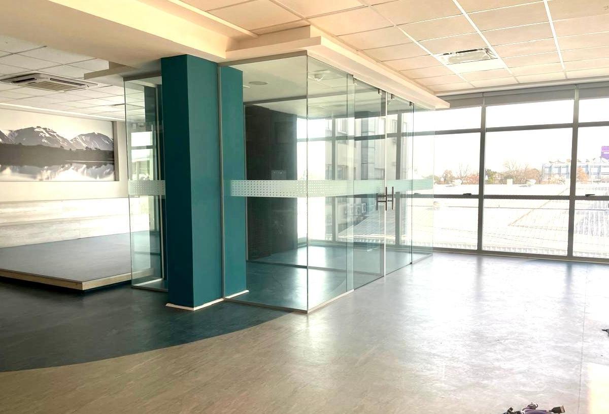 Alquiler Edificio Oficinas 2000 m² - Olivos 3