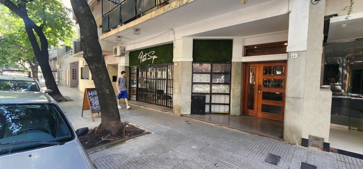 Muy Lindo Local en Zona Rodeada de Edificios 4