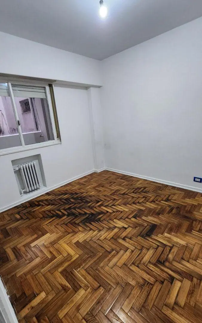 3 ambientes con dependencia y baño de servicio. Balcón corrido 2