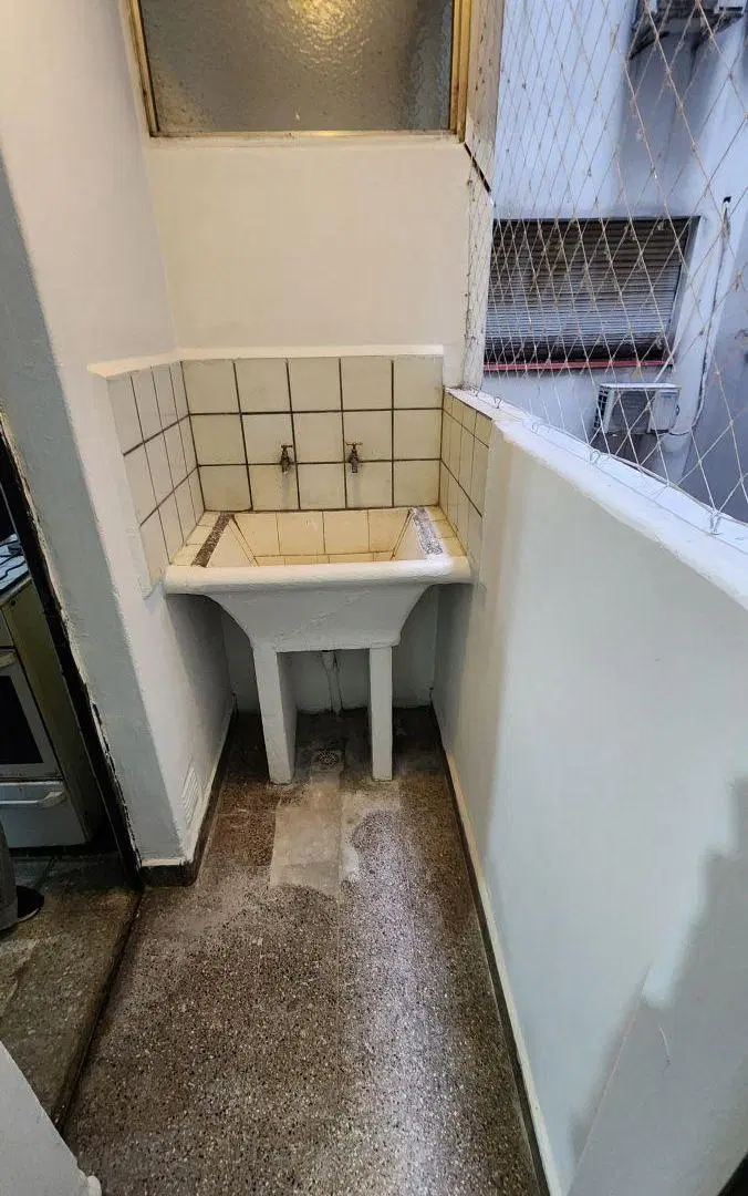 3 ambientes con dependencia y baño de servicio. Balcón corrido 4