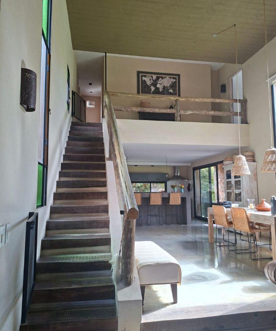 Foto de Casa de Diseño en Área 2 | Innovación, Luz y Estilo Único, imagen 2