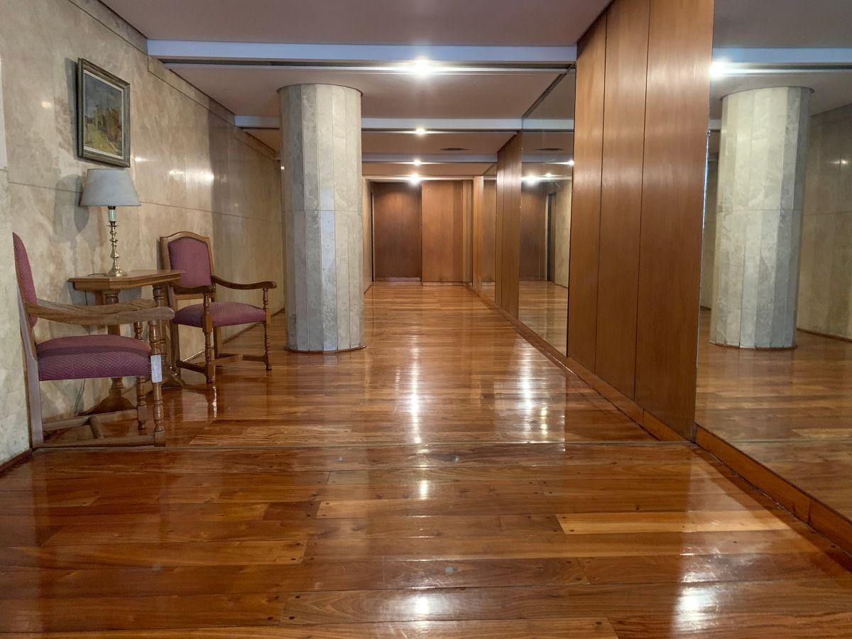Foto de EXCELENTE SEMIPISO AL FRENTE CON BALCÓN CORRIDO 3 Dorm / dep / cochera, imagen 3