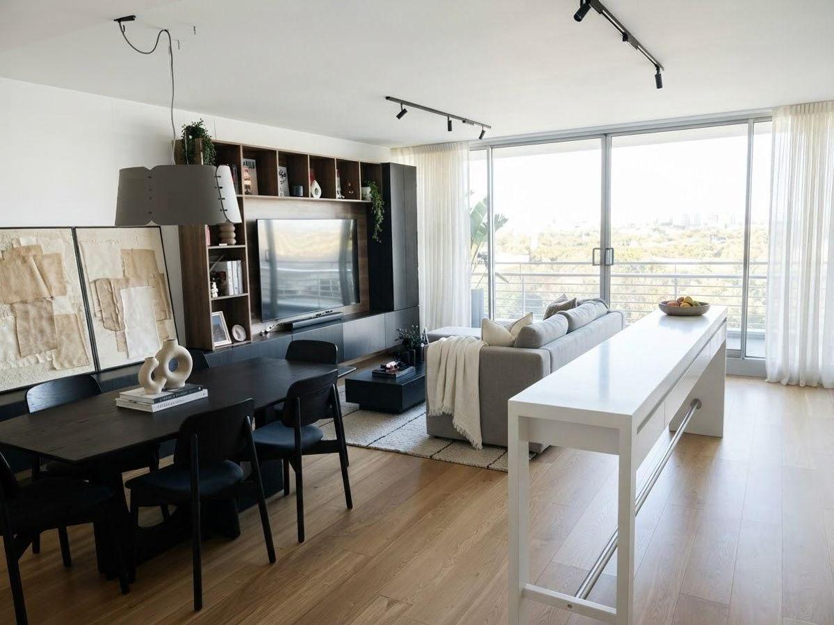 AMOBLADO - 2 Amb con Balcón Terraza Piso alto - Cochera - Edificio Al Río