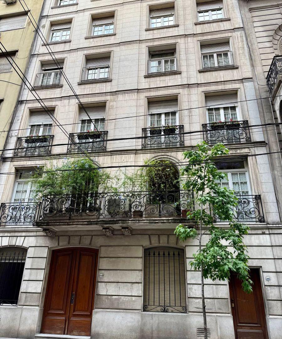 Venta departamento en Paraná y Avda Santa Fe, Recoleta, 4 dormitorios, máxima categoría
