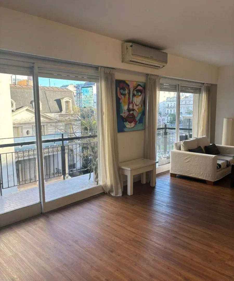 Alquilamos en Juncal y Carlos Pellegrini muy lindo 3 dormitorios con balcón y cochera espacio 2