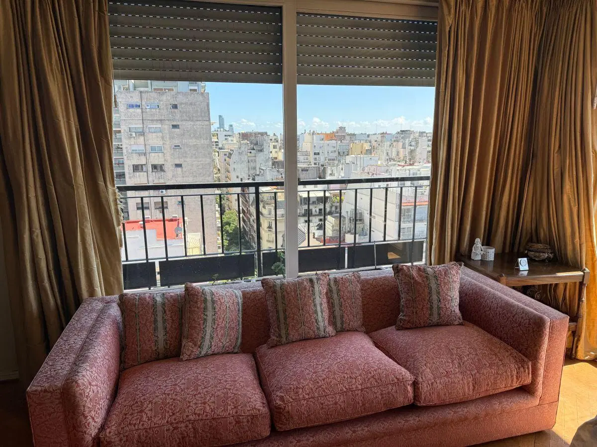 Alquiler en Guido y Montevideo, 3 dormitorios y cochera con espectacular vista 2