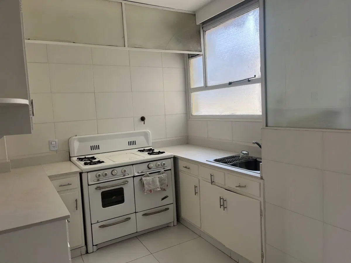 Venta 3 dormitorios y cochera en Arenales y Suipacha en el barrio de Retiro, lindísimo! 8