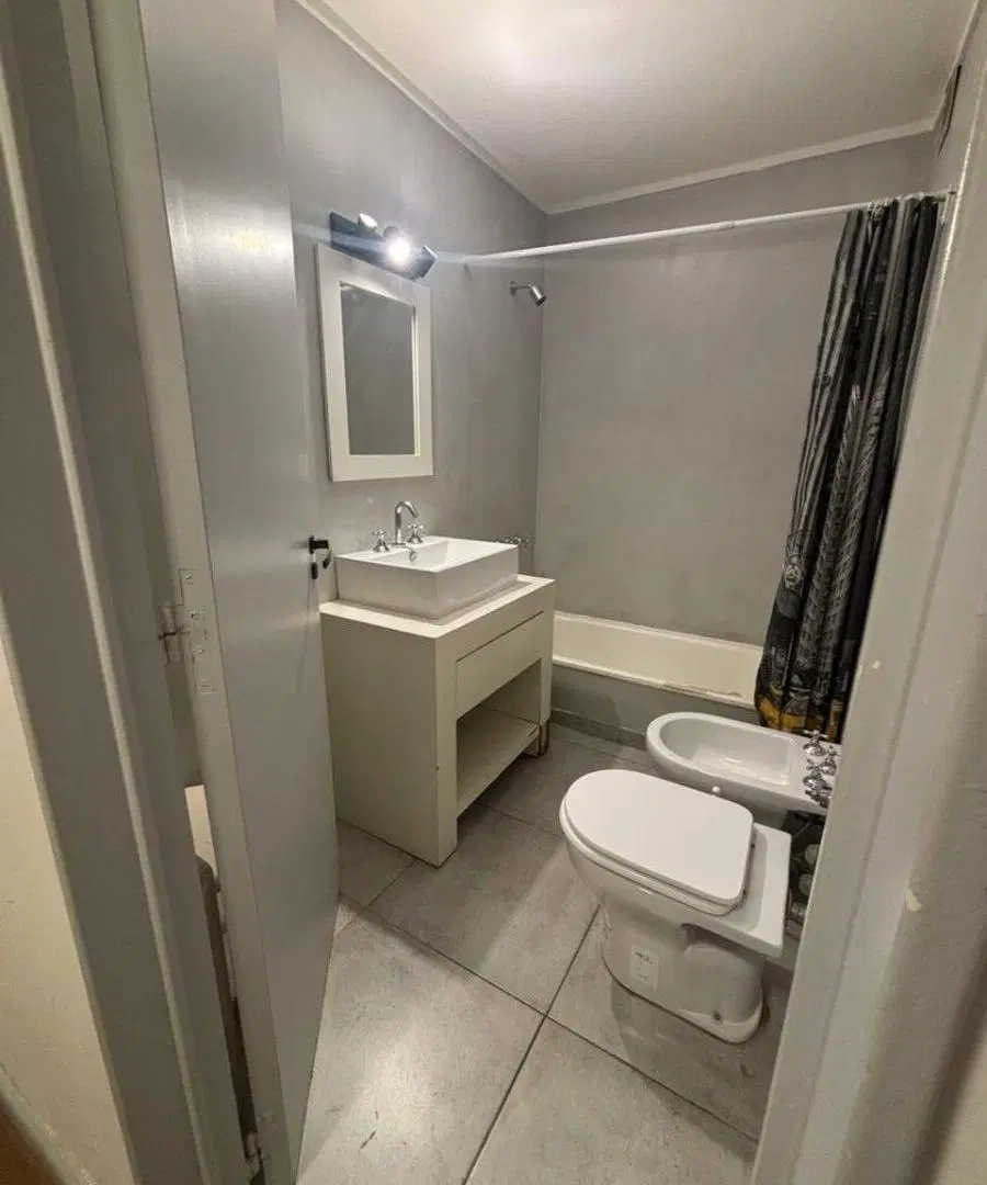 Alquiler en Juncal y Carlos Pellegrini muy lindo 3 dorm con balcón y cochera espacio 5