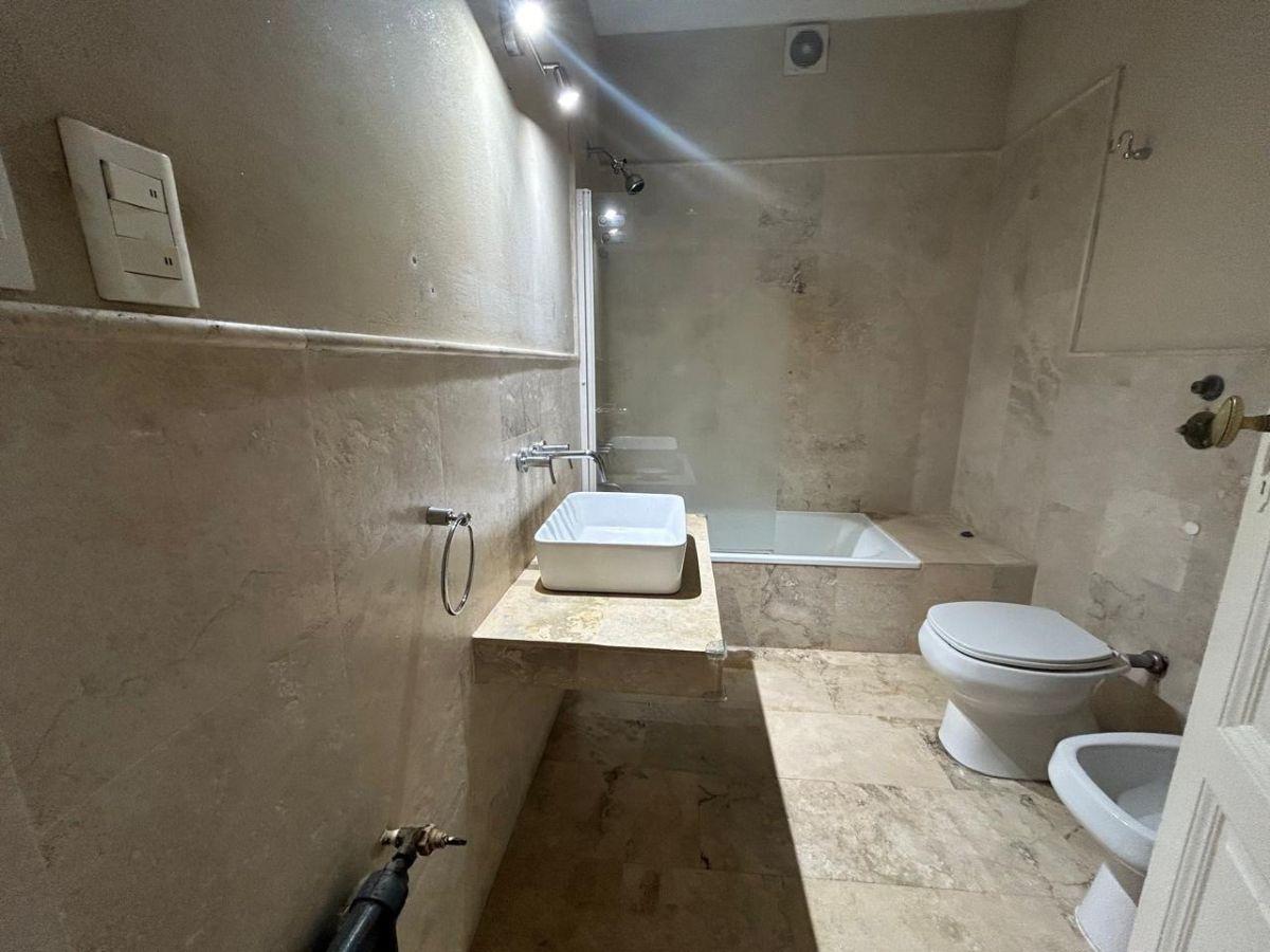 Foto de Alquiler en Avda Santa Fe. y Azcuénaga edificio francés de categoría en, imagen 4