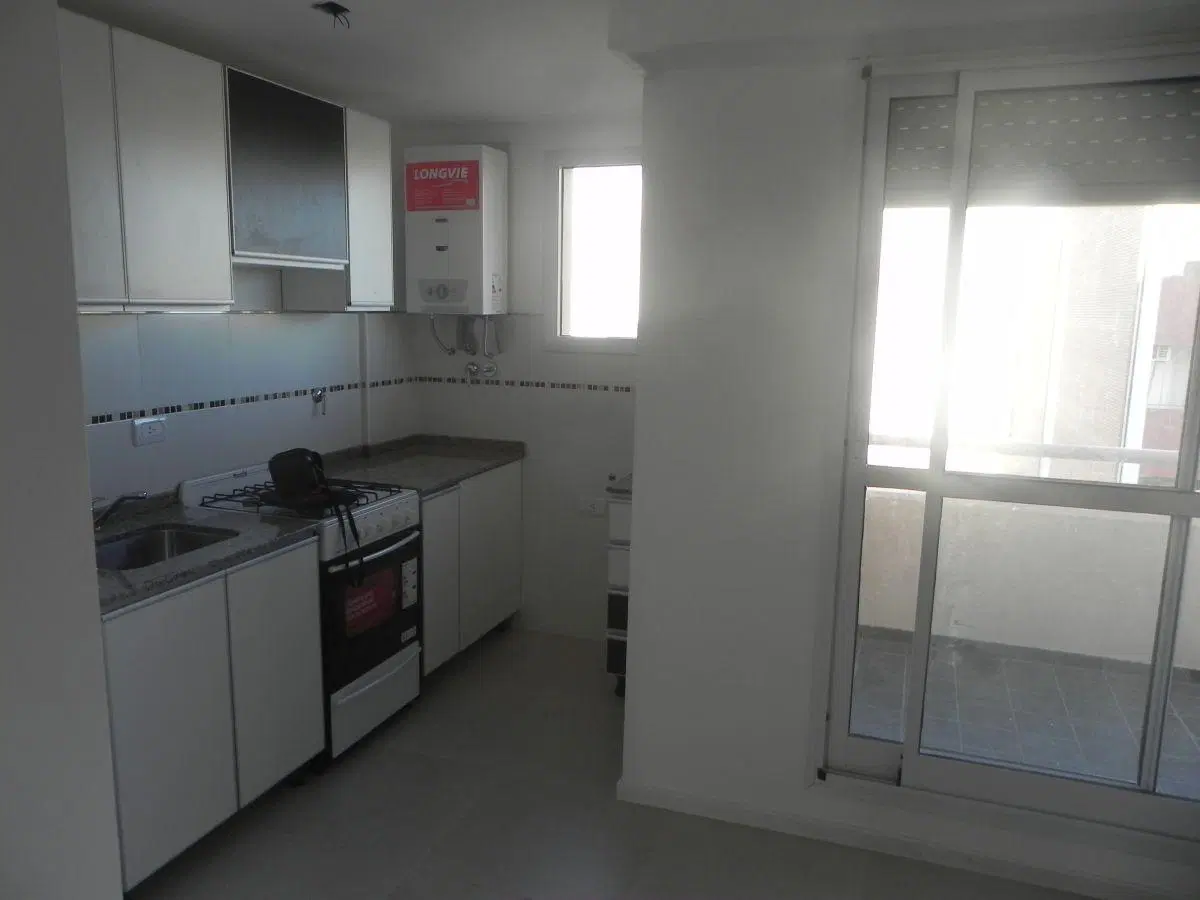 DEPARTAMENTO MUY BUENA UBICACION 4