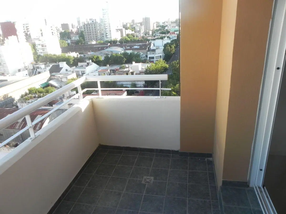 DEPARTAMENTO MUY BUENA UBICACION 5