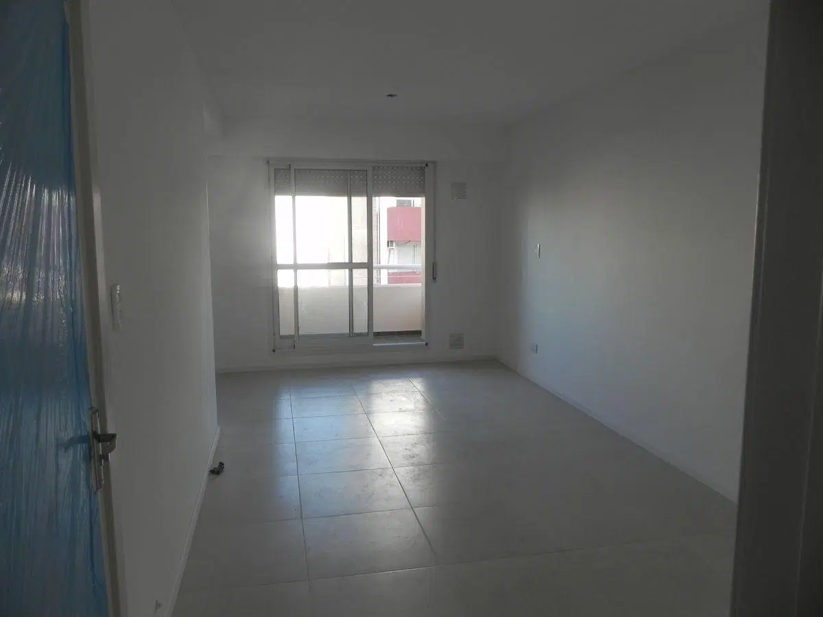 DEPARTAMENTO MUY BUENA UBICACION 2