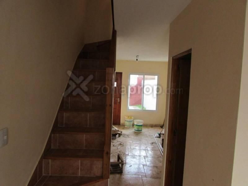 Triplex en Venta de 4 Ambientes en San Bernardo con Cochera Oportunidad 3