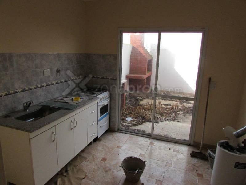 Triplex en Venta de 4 Ambientes en San Bernardo con Cochera Oportunidad 5