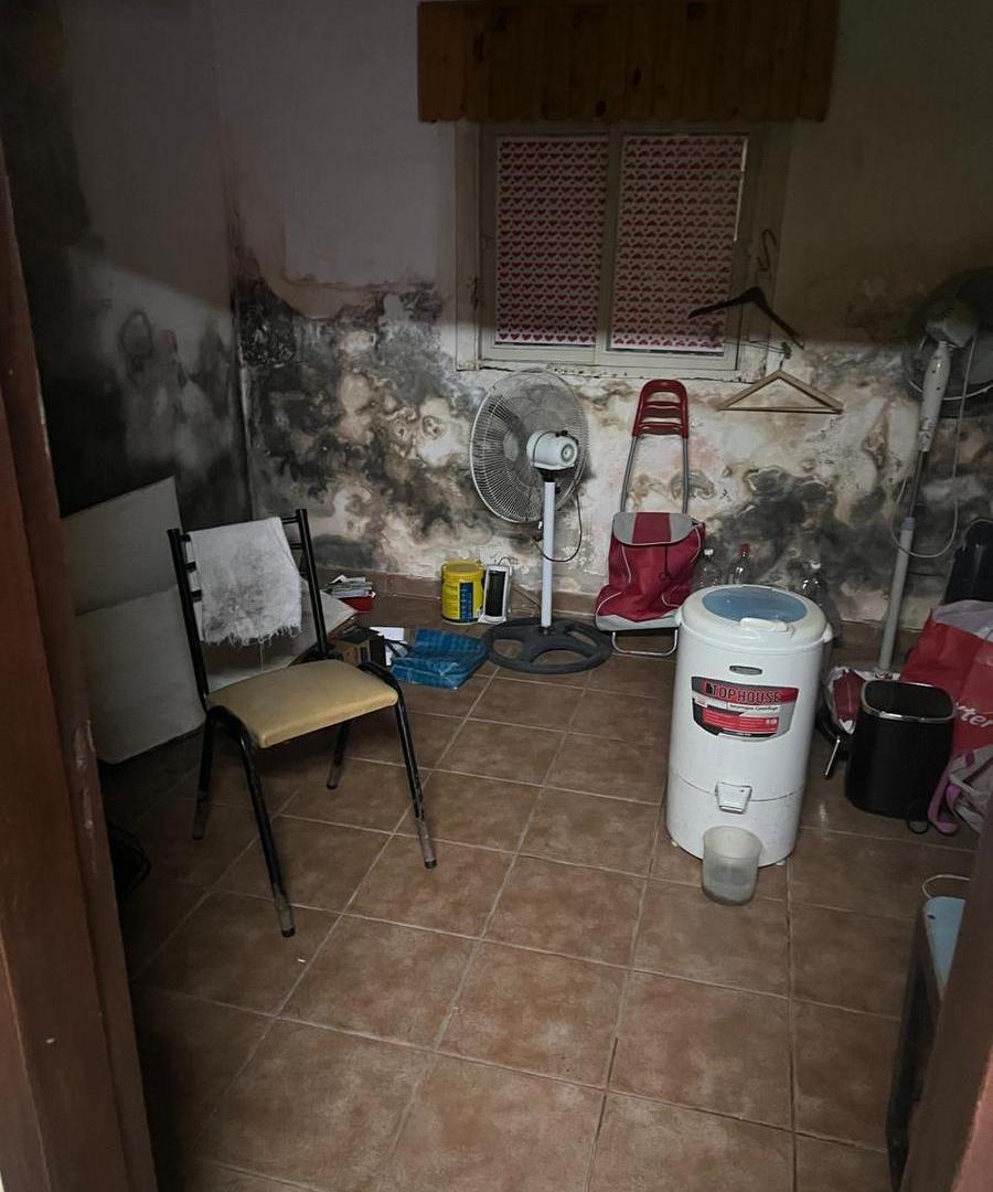 Foto de CASA PH EN VENTA DE 3 AMBIENTES EN LANUS OESTE CON FONDO Y PARQUE, imagen 3