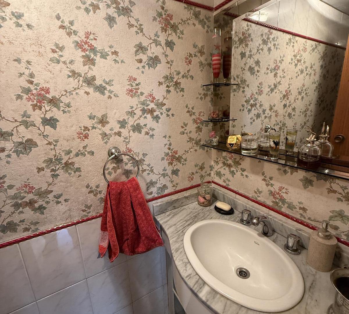 Foto de DEPARTAMENTO EN VENTA DE 4 AMBIENTES CON DEPENDENCIA Y COCHERA FIJA EN, imagen 5