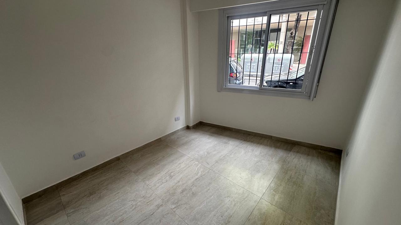 Foto de DEPARTAMENTO EN VENTA DE 2 AMBIENTES CON PATIO EN PLANTA BAJA TIPO PH, imagen 5