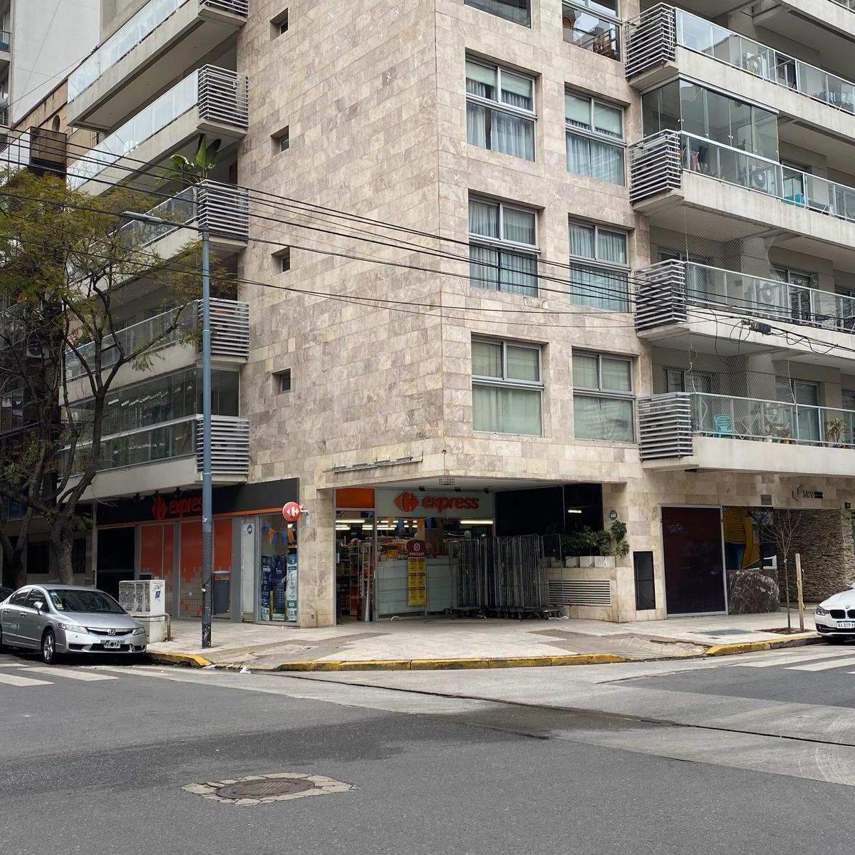 Local en Esquina con Renta de Carrefour + 15 m de Frente 5